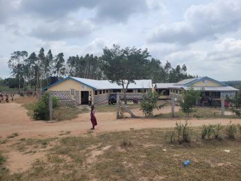 Das Medical Centre des Vereins Rhein-Valley-Hospital hat die Klinik um ein Labor, Therapieräume und eine Gebärstation erweitert. Das Medical Centre des Vereins Rhein-Valley-Hospital hat die Klinik um ein Labor, Therapieräume und eine Gebärstation erweitert.