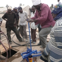 Mama Matata hilft in fremdem Camp