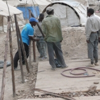 Mama Matata hilft in fremdem Camp