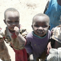 Mama Matata hilft in fremdem Camp