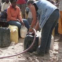 Mama Matata hilft in fremdem Camp