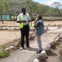 Mama Matata hilft in fremdem Camp